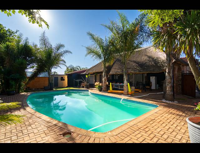 5 BEDROOM FREEHOLD FOR SALE IN HORIZON VIEW